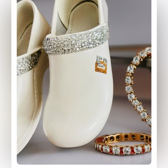 💎Custom Upcycled Dansko White Leather Clogs w/ Lots of Bling✨ One of a Kind! 💎 - Picture 2 of 6
